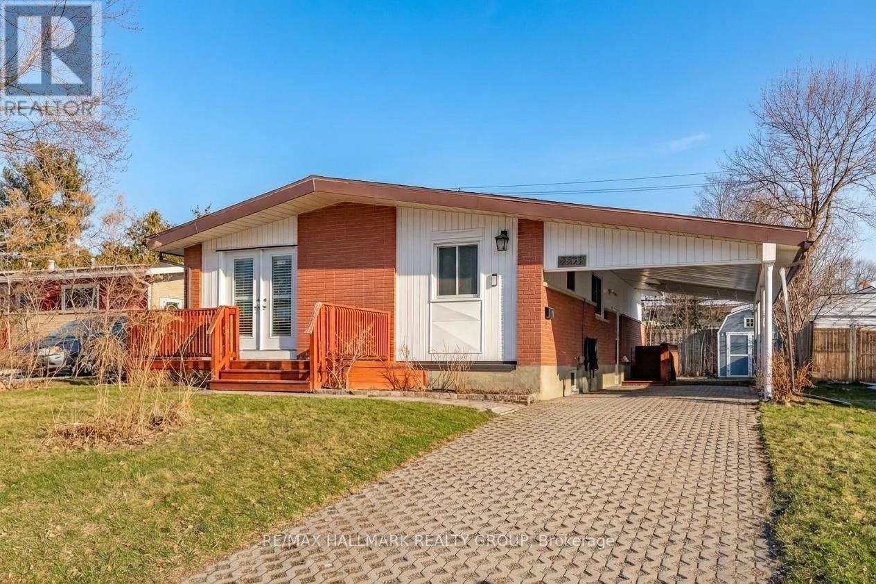 2223 Halifax Drive, Ottawa, ON, K1G 2W4