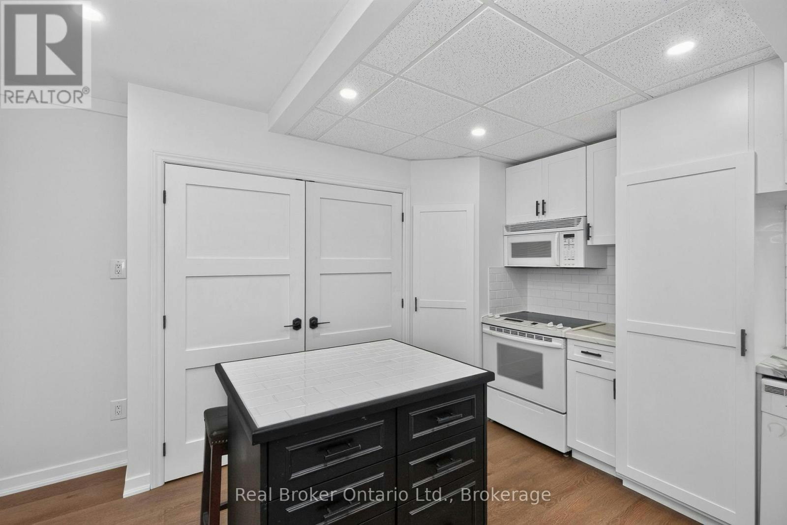 192 Gilwood Park Drive, Penetanguishene, ON, L9M 1Z6 - 10