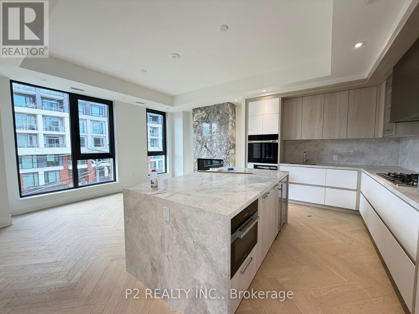 310-2 Forest Hill Road, Toronto, ON, M4V 2L3