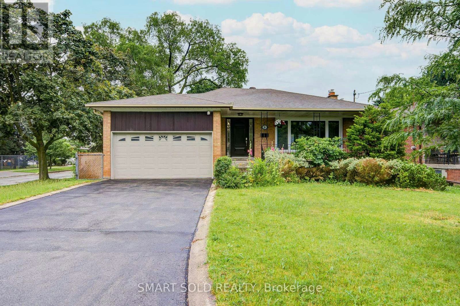 285 Churchill Avenue, Toronto, ON, M2R 1E5
