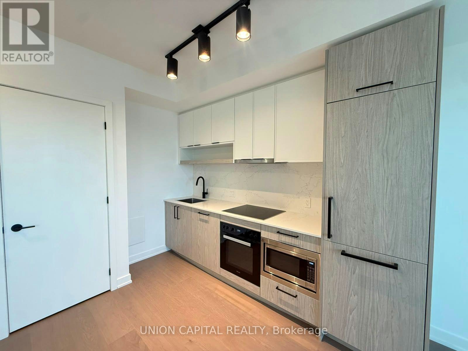 1017-89 Montclair Avenue, Toronto, ON, M5P 0A9 - 4