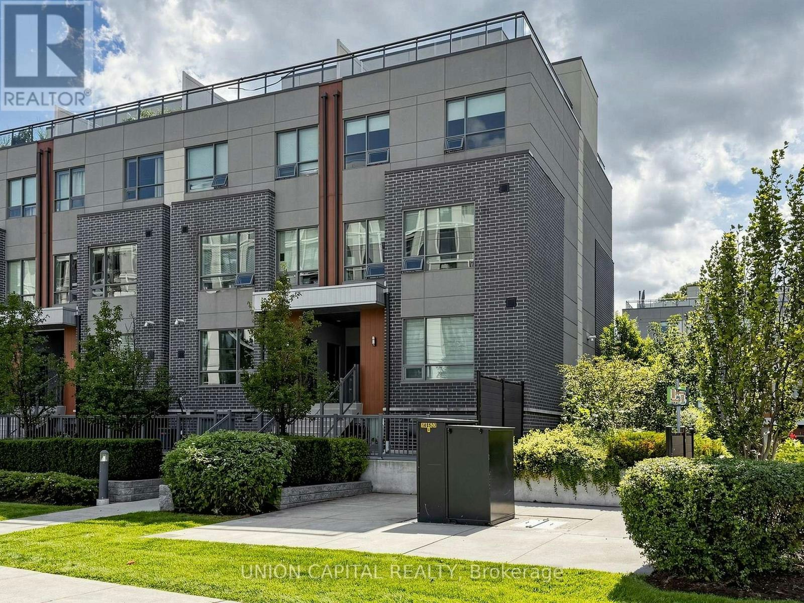 4-1238 Cawthra Road, Mississauga, ON, L5G 0B6