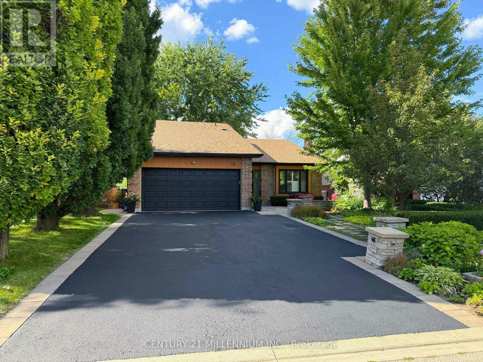 31 Mansfield Street, Brampton, ON, L6S 2X8