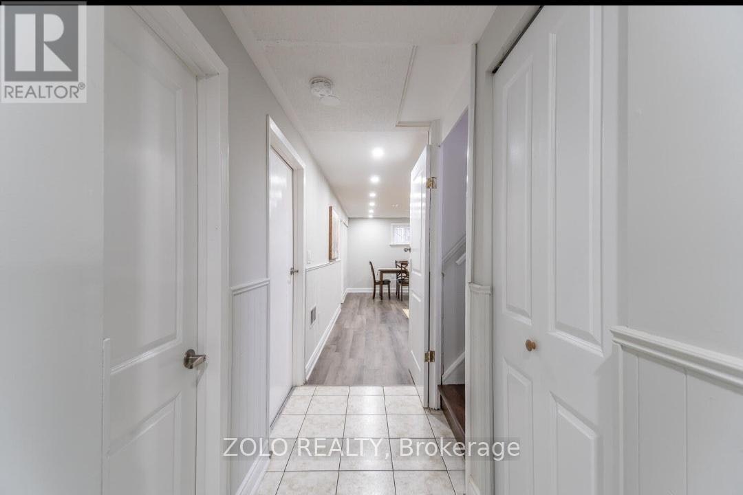 3402 Frobex Court, Mississauga, ON, L5C 2B5 - 5