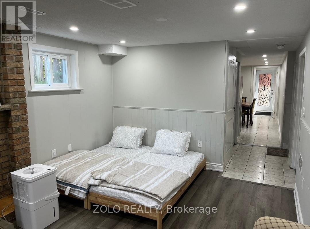 3402 Frobex Court, Mississauga, ON, L5C 2B5 - 4