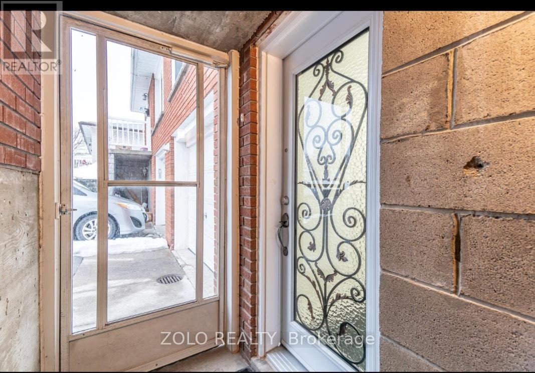 3402 Frobex Court, Mississauga, ON, L5C 2B5 - 3