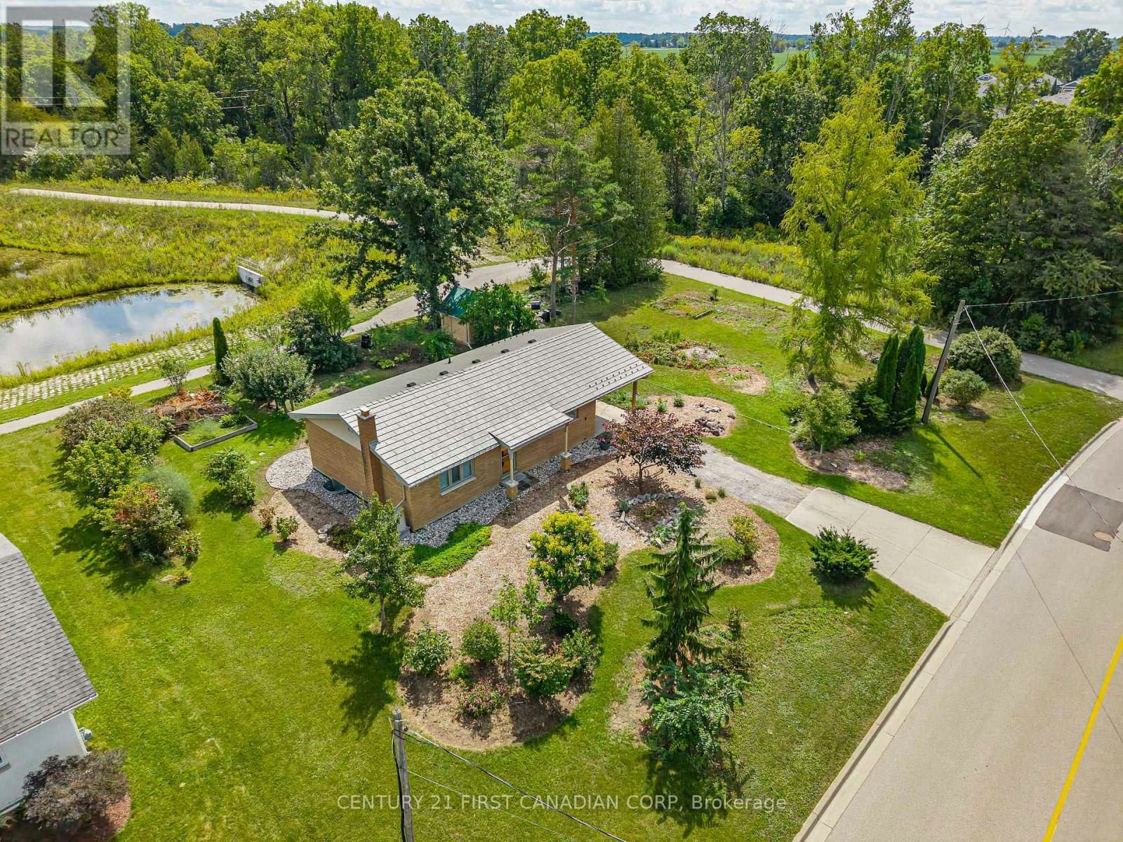 52 Gill Road, Lambton Shores, ON, N0M 1T0