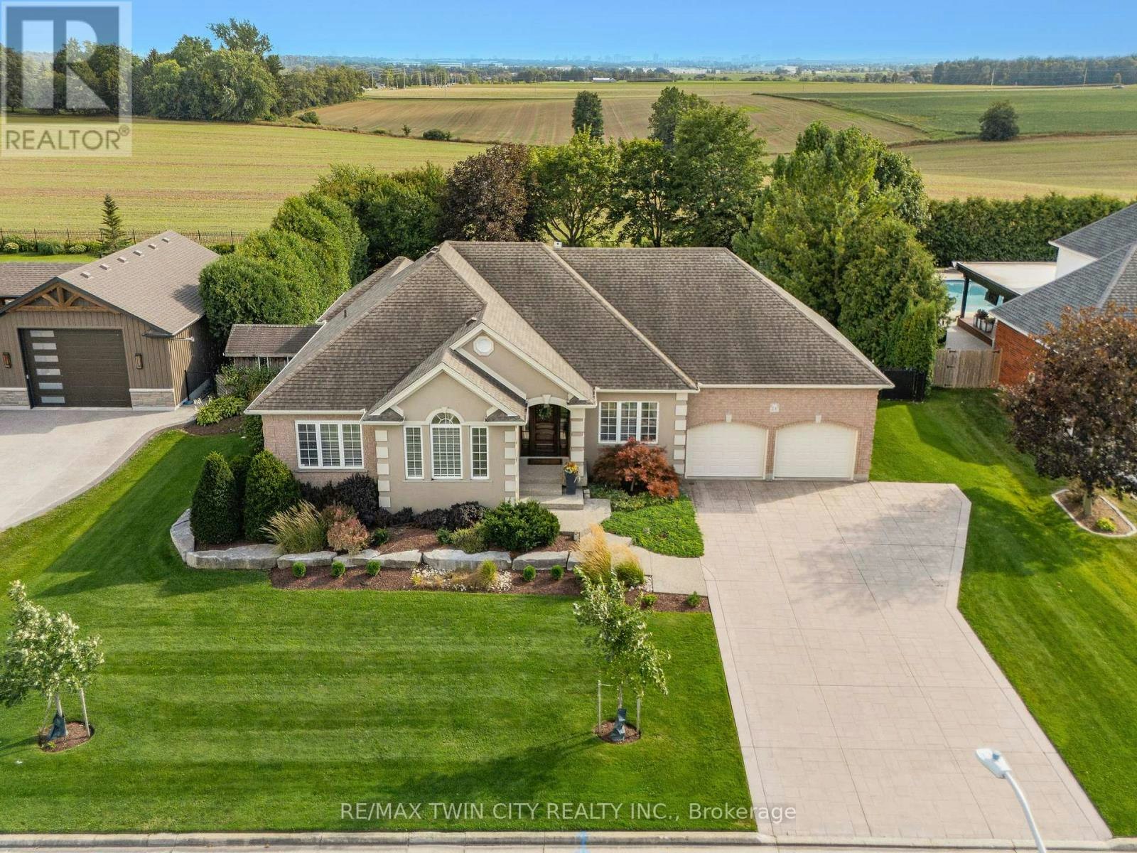 26 Weberlyn Crescent, Woolwich, ON, N0B 1N0