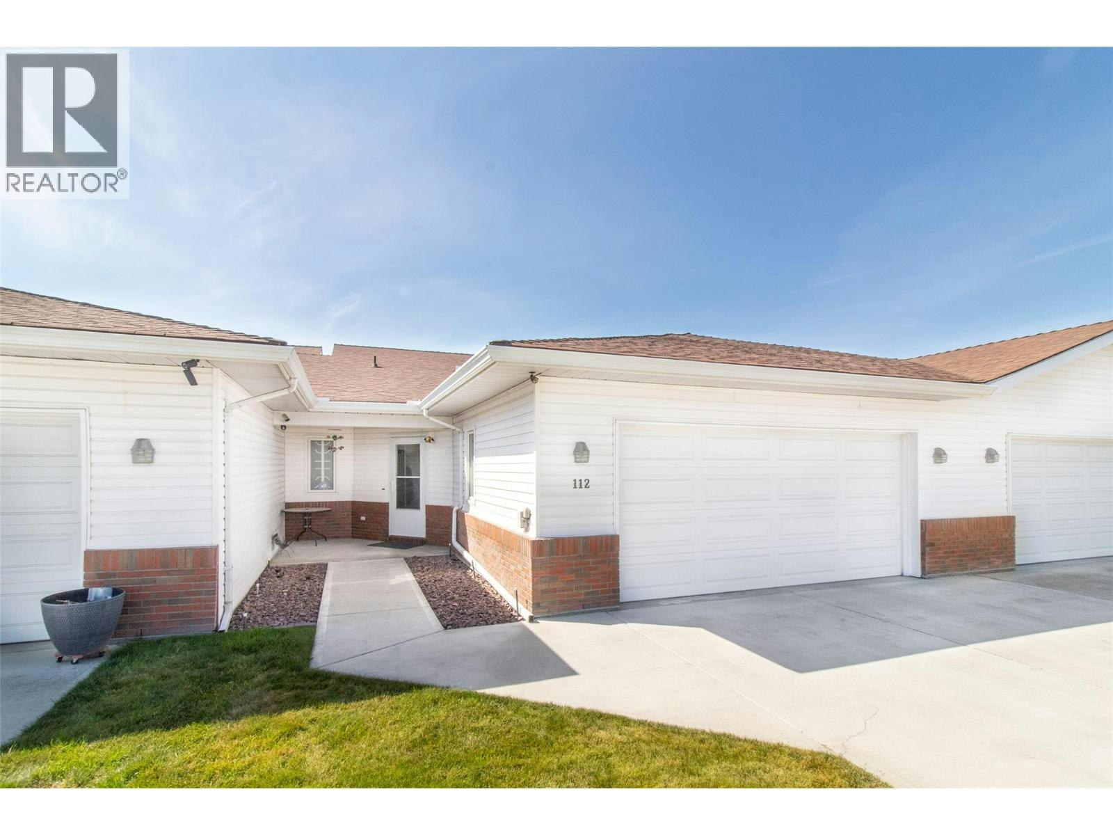 112-1885 Parkview Crescent, Kelowna, BC, V1X 7E2