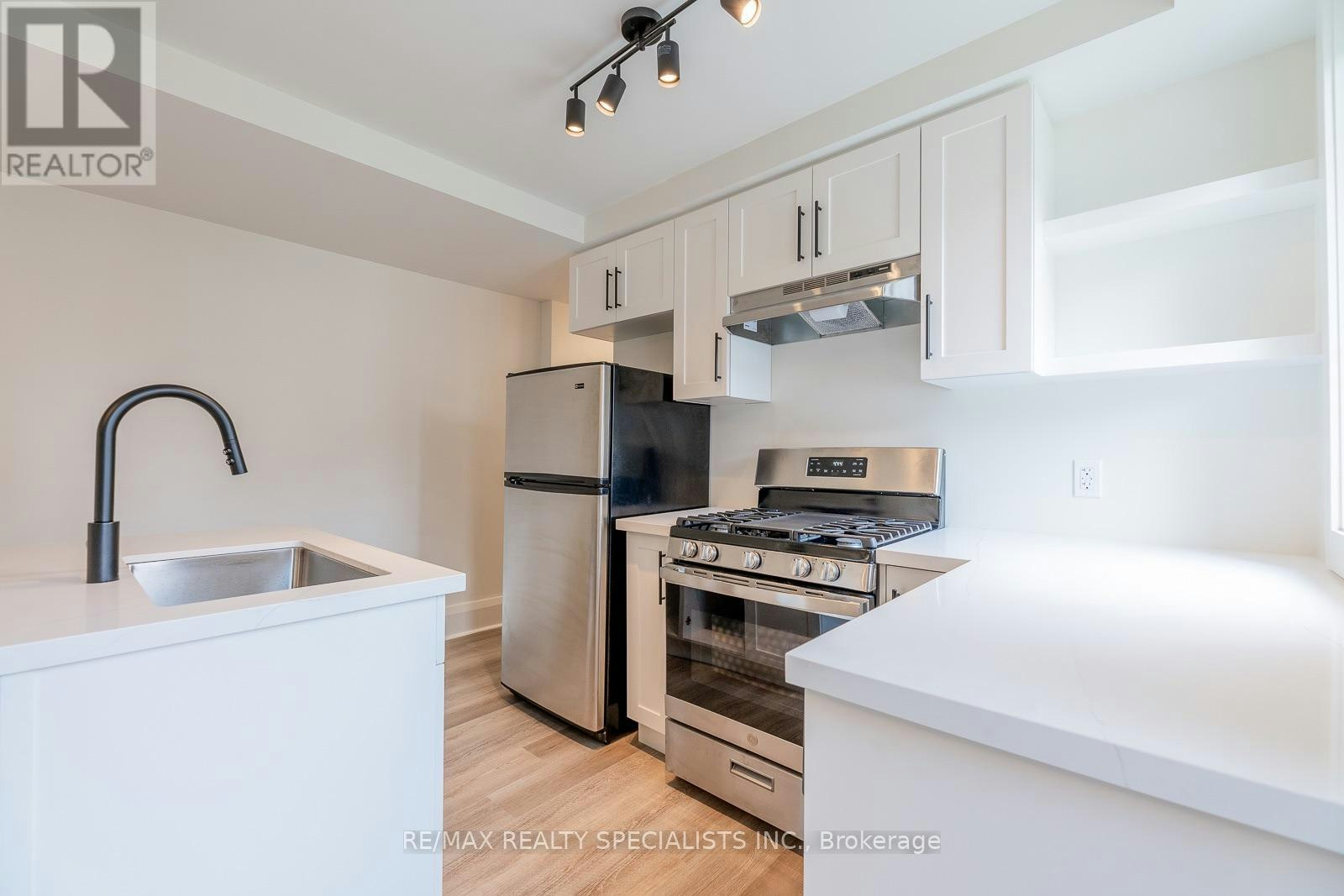 3-82 Marchmount Road, Toronto, ON, M6G 2B1 - 5
