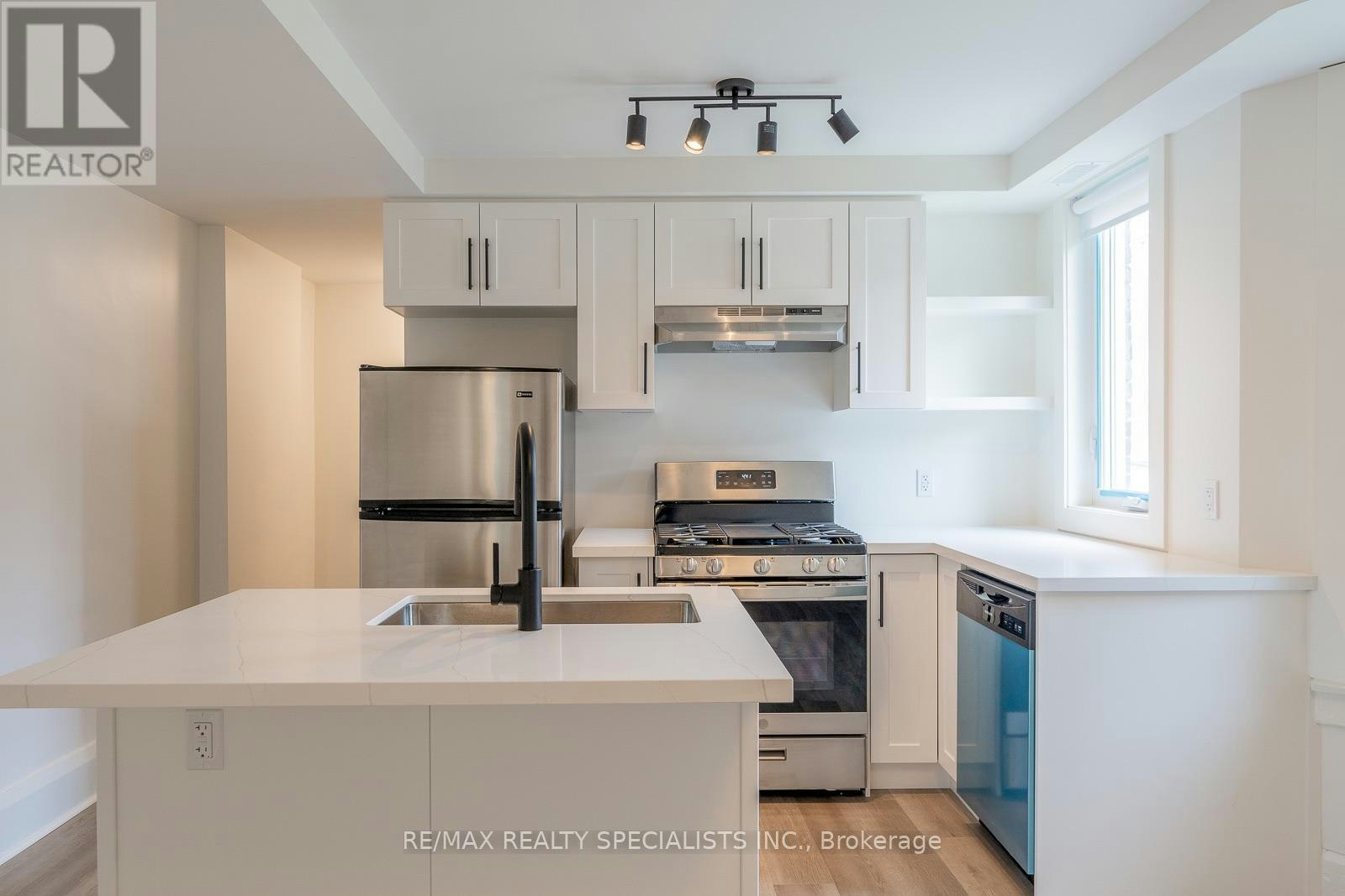 3-82 Marchmount Road, Toronto, ON, M6G 2B1 - 6