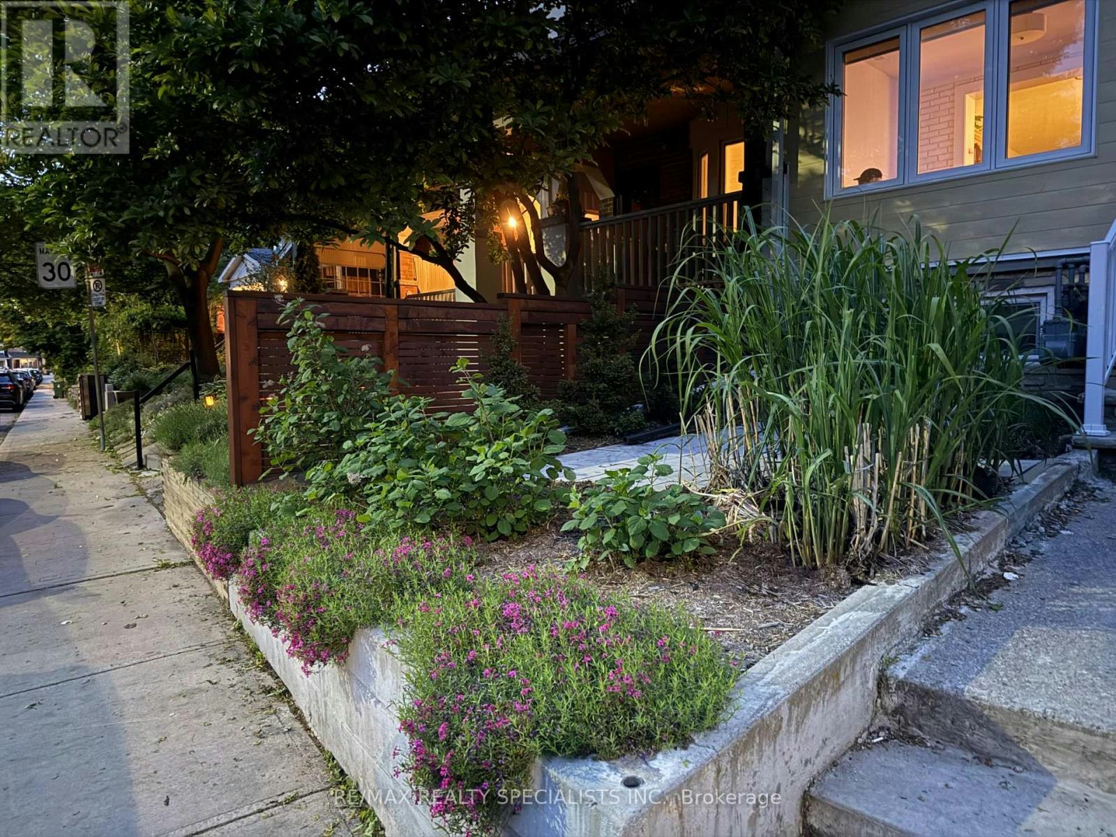 3-82 Marchmount Road, Toronto, ON, M6G 2B1 - 26
