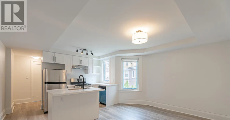 3-82 Marchmount Road, Toronto, ON, M6G 2B1 - 2