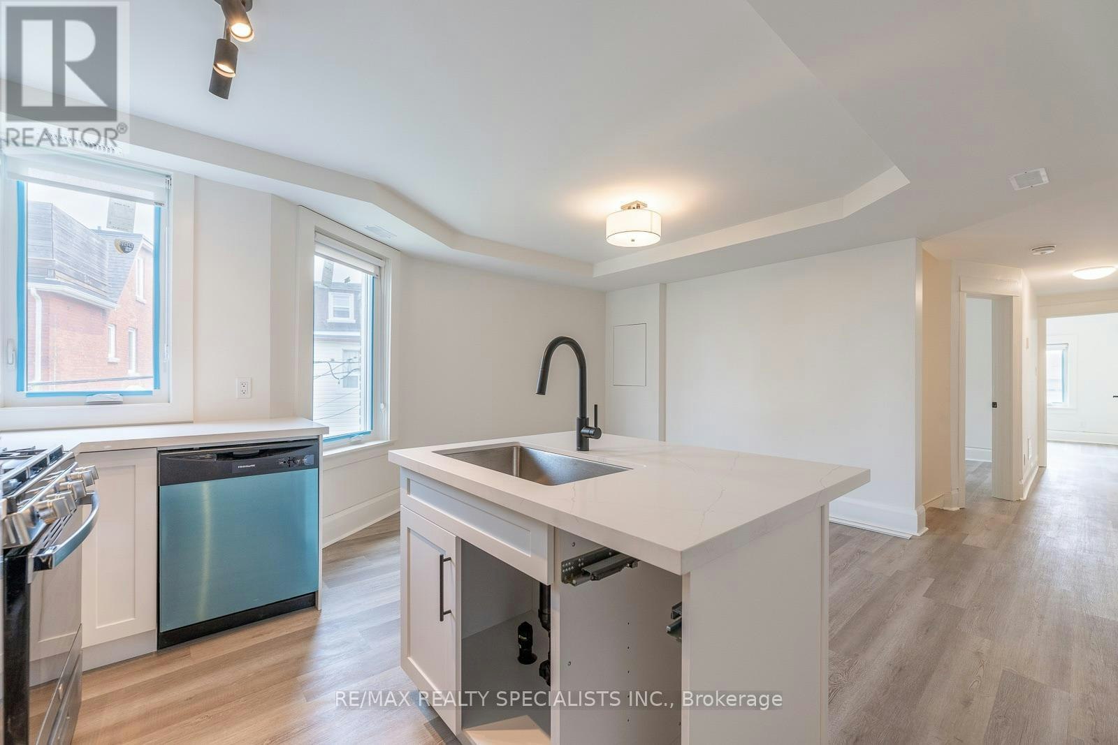 3-82 Marchmount Road, Toronto, ON, M6G 2B1 - 7