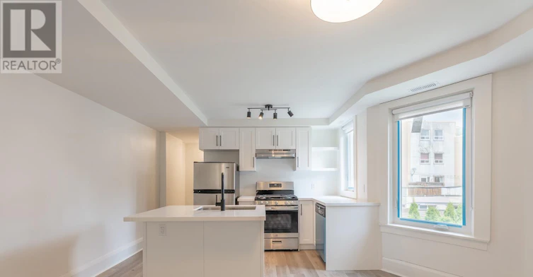 3-82 Marchmount Road, Toronto, ON, M6G 2B1