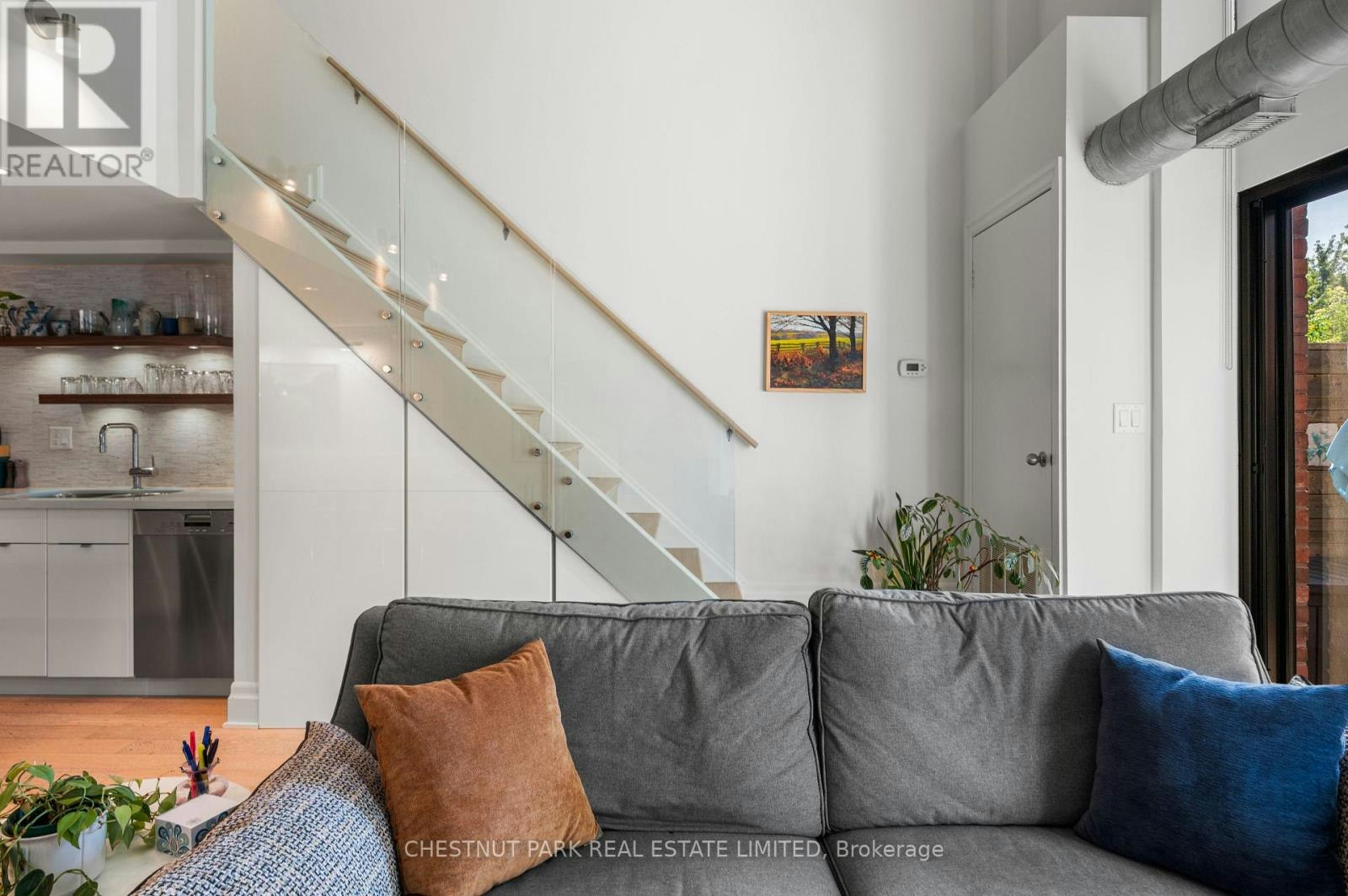 105-525 Logan Avenue, Toronto, ON, M4K 3B3 - 13
