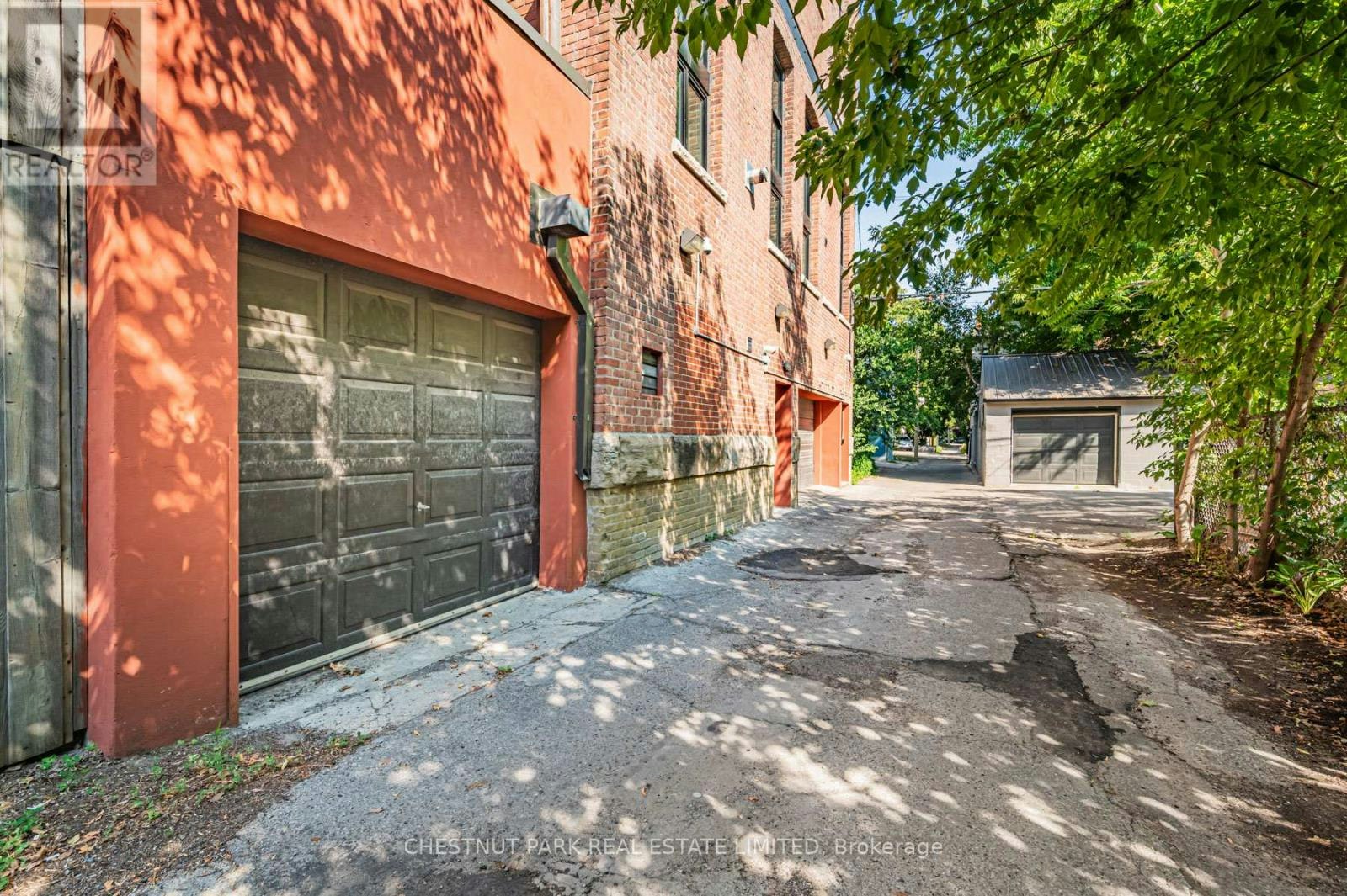 105-525 Logan Avenue, Toronto, ON, M4K 3B3 - 32