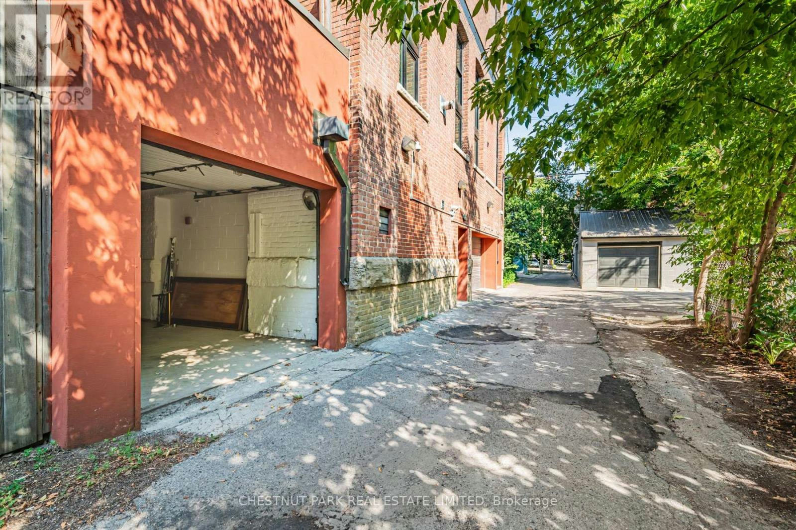 105-525 Logan Avenue, Toronto, ON, M4K 3B3 - 31