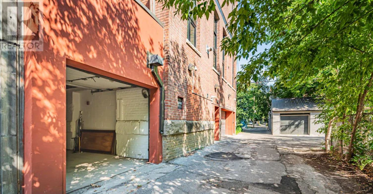 105-525 Logan Avenue, Toronto, ON, M4K 3B3 - 31