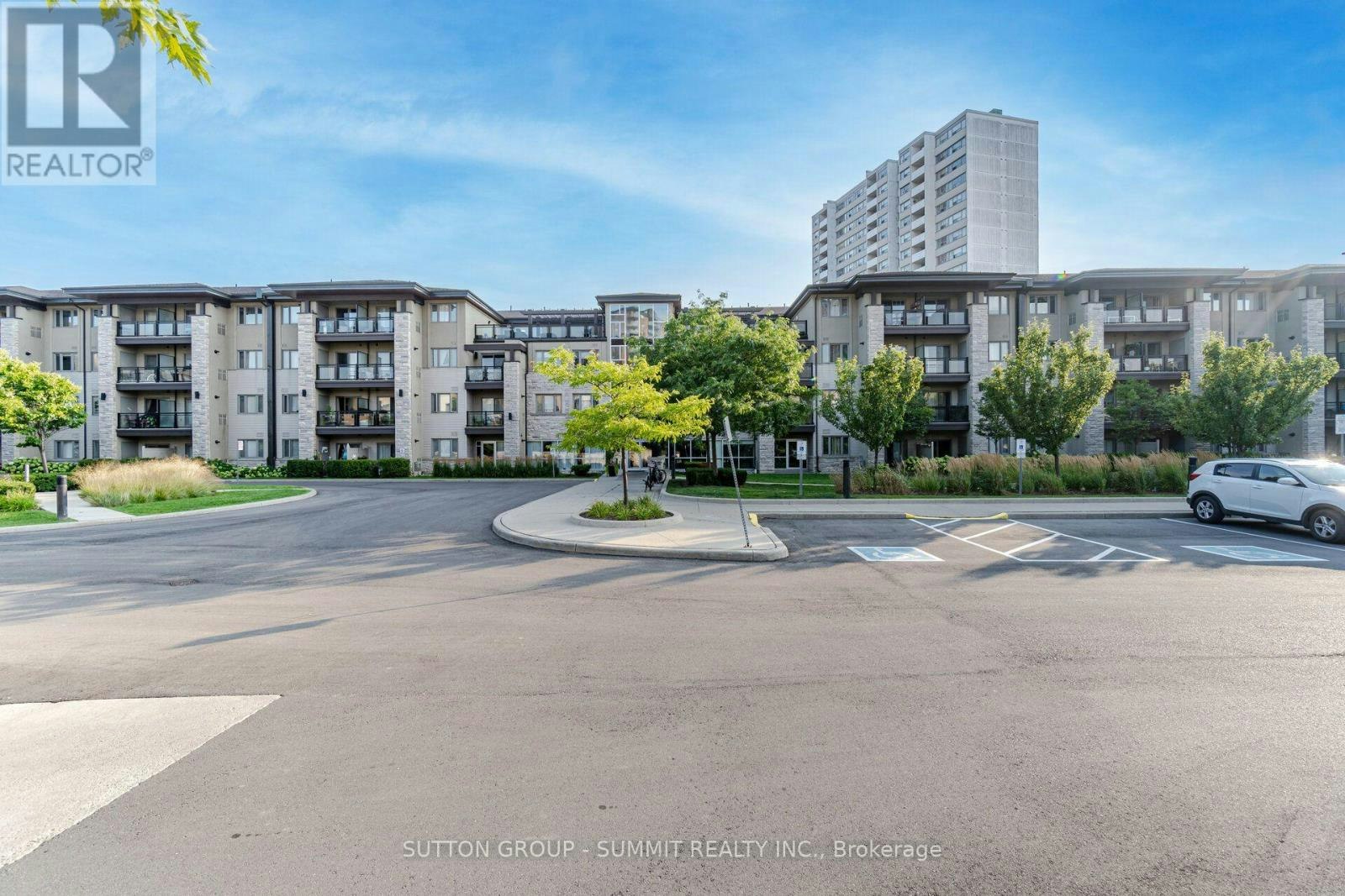 418-570 Lolita Gardens, Mississauga, ON, L5A 0A1