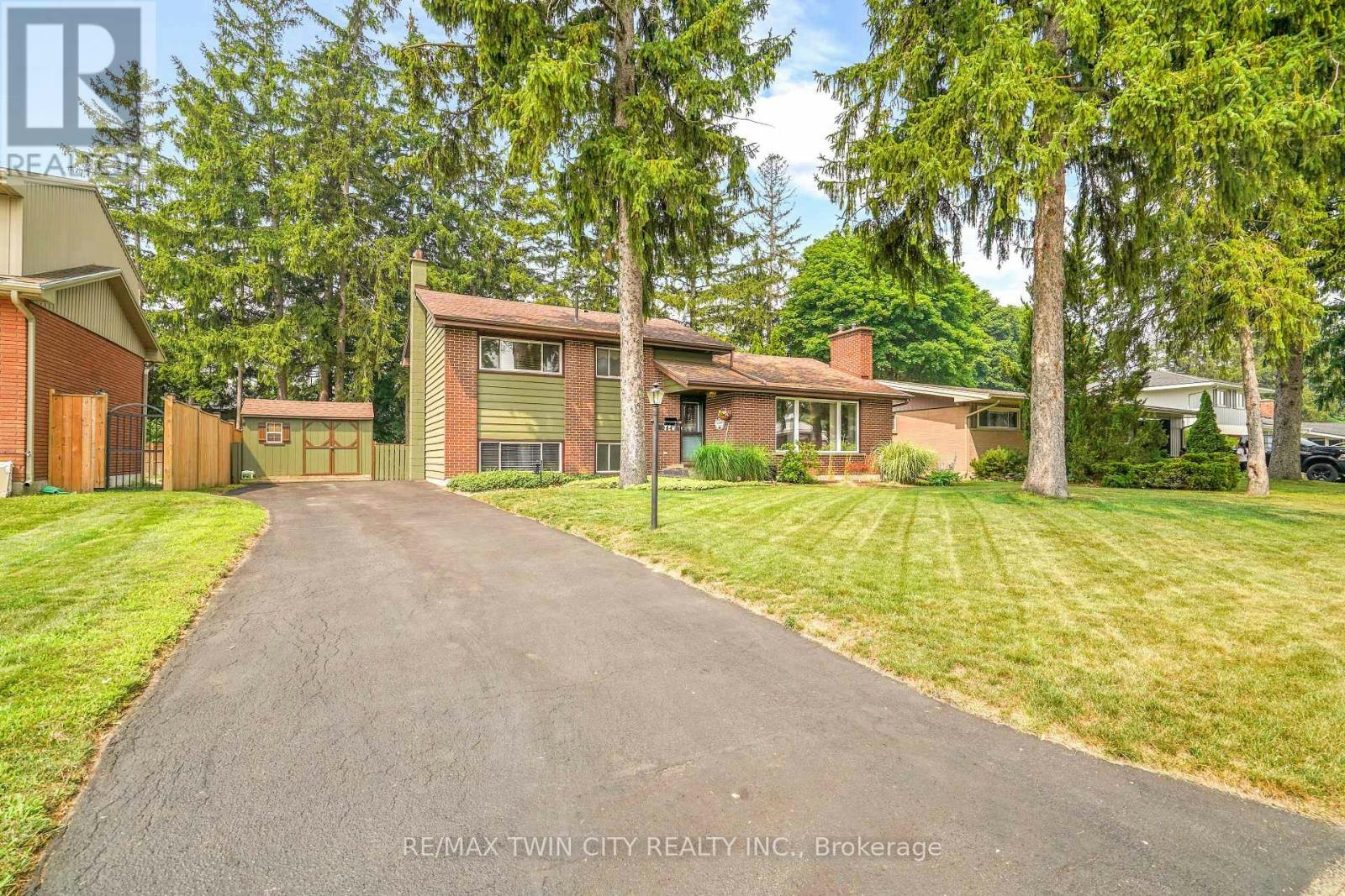 10 Brier Crescent, Brantford, ON, N3R 3M6