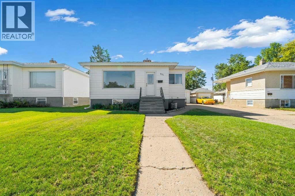 351 9 Street SW, Medicine Hat, AB, T1A 4P1