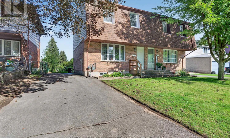 782 Grouse Crescent