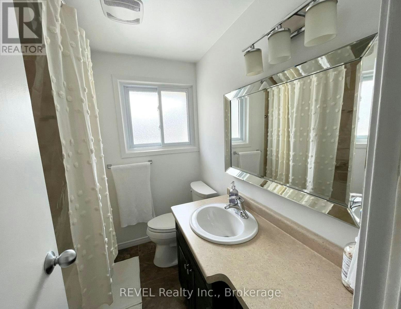 11-5815 Swayze Drive, Niagara Falls, ON, L2J 3W3 - 8