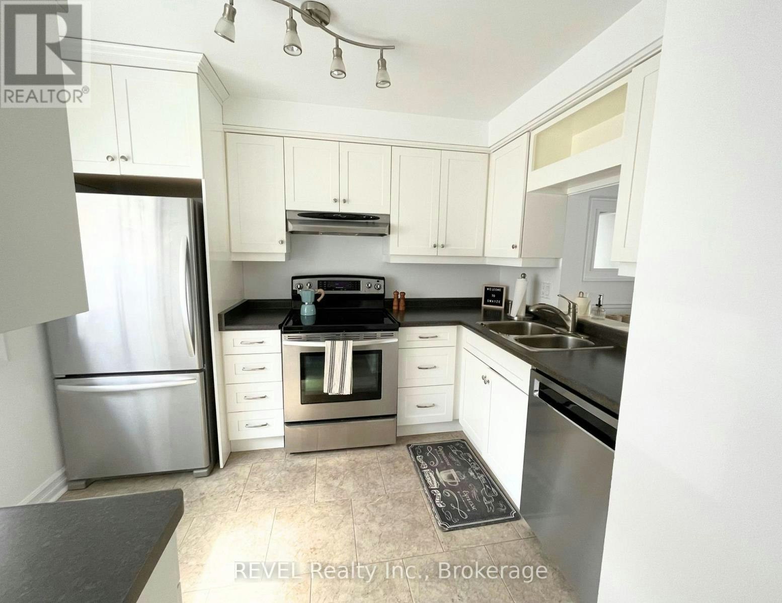 11-5815 Swayze Drive, Niagara Falls, ON, L2J 3W3 - 3