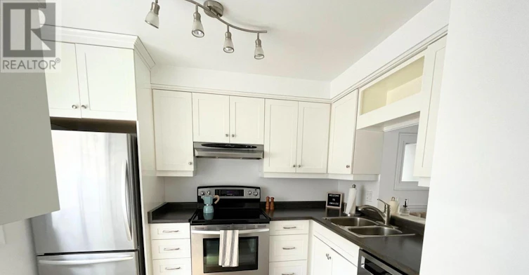 11-5815 Swayze Drive, Niagara Falls, ON, L2J 3W3 - 3