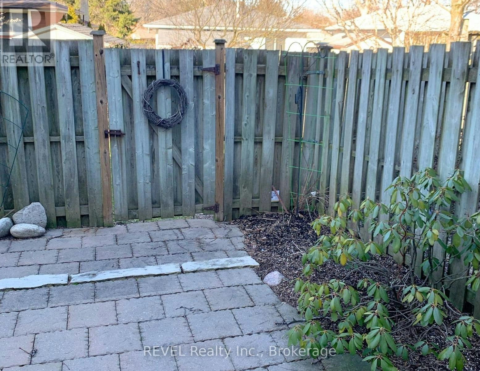 11-5815 Swayze Drive, Niagara Falls, ON, L2J 3W3 - 10