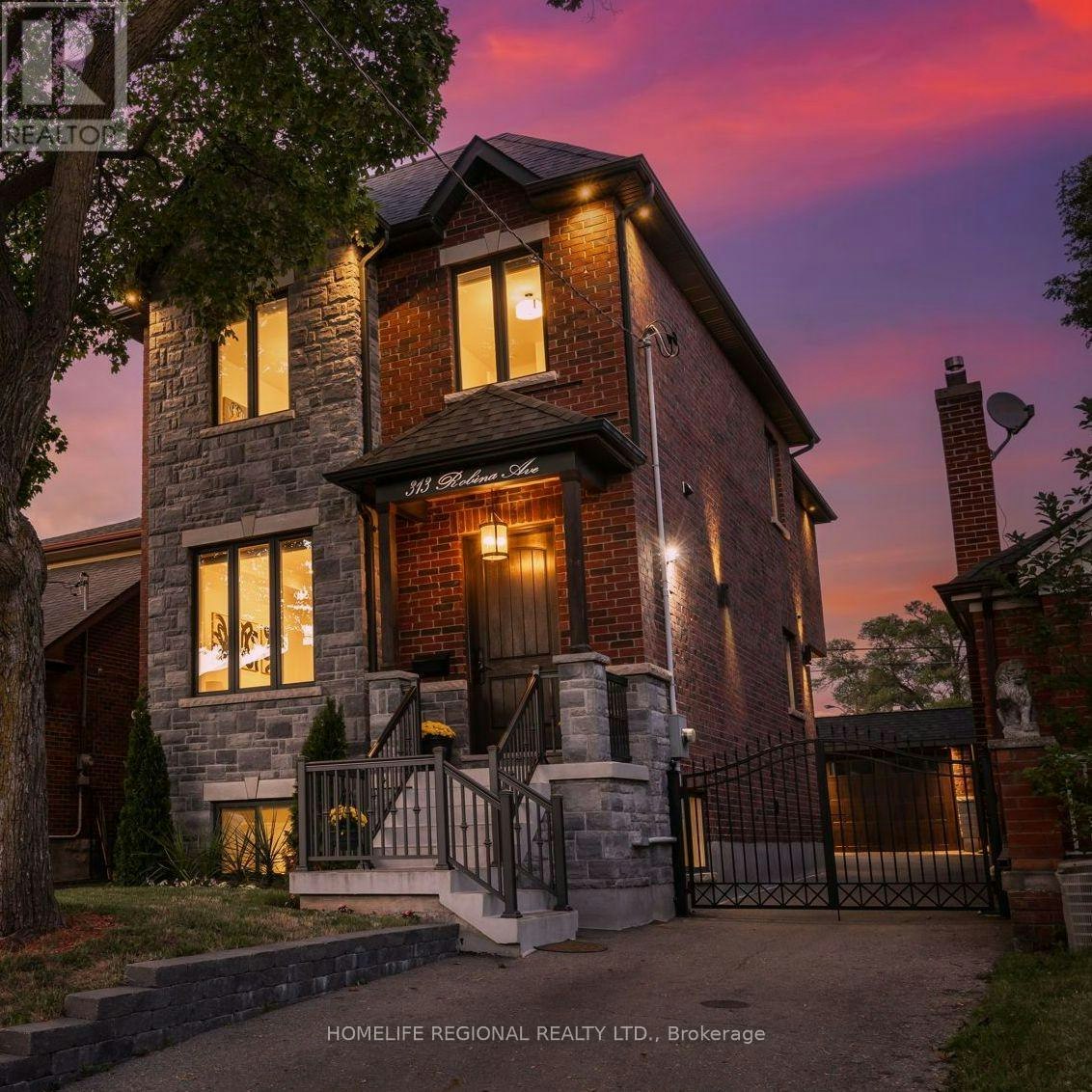 313 Robina Avenue, Toronto, ON, M6C 3Z2