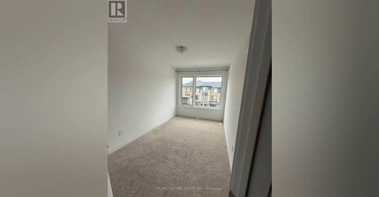 10 Blue Forest Crescent, Barrie, ON, L0J 0N3 - 2