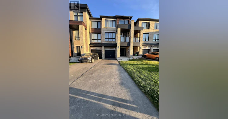10 Blue Forest Crescent, Barrie, ON, L0J 0N3