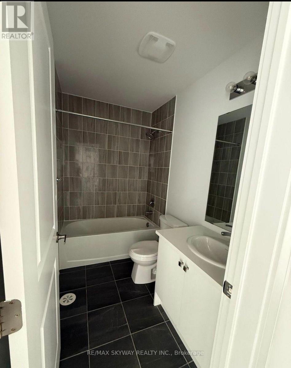 10 Blue Forest Crescent, Barrie, ON, L0J 0N3 - 4