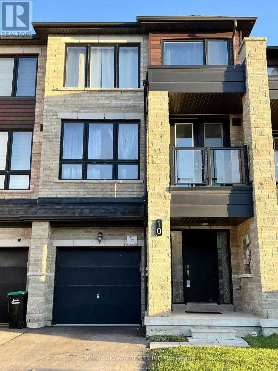10 Blue Forest Crescent, Barrie, ON, L0J 0N3 - 2