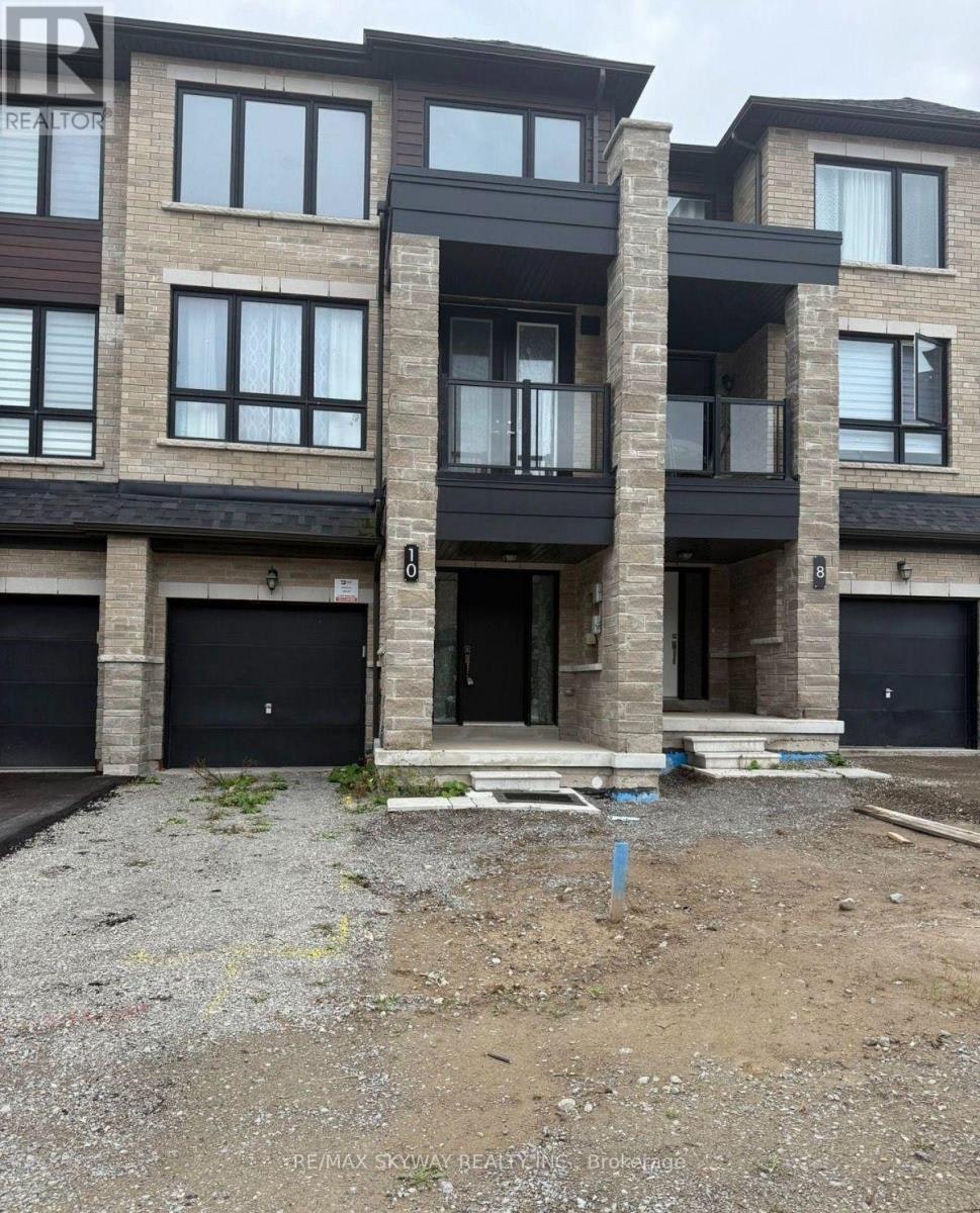 10 Blue Forest Crescent, Barrie, ON, L0J 0N3