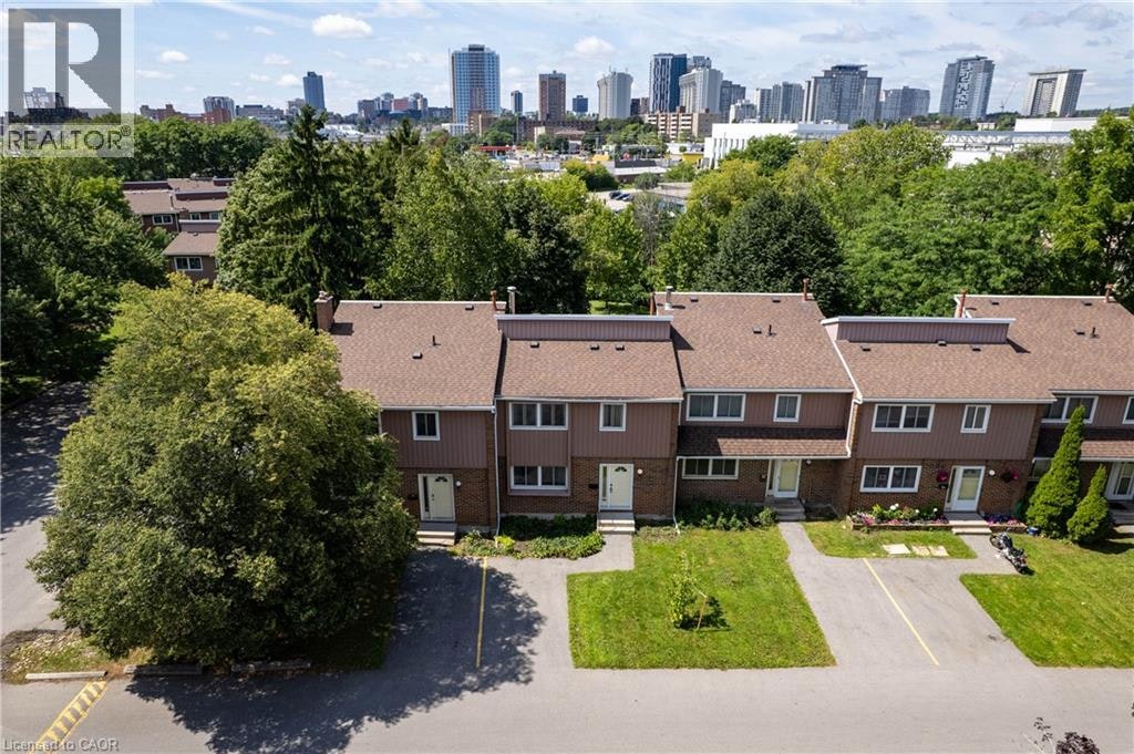 80-121 University Avenue E, Waterloo, ON, N2J 4J1