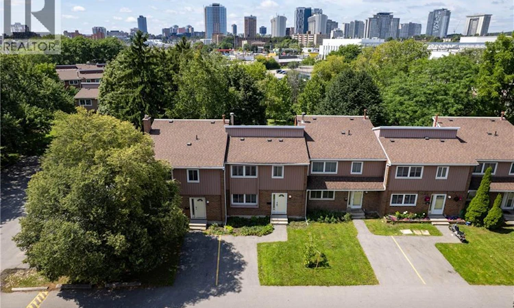80-121 University Avenue E