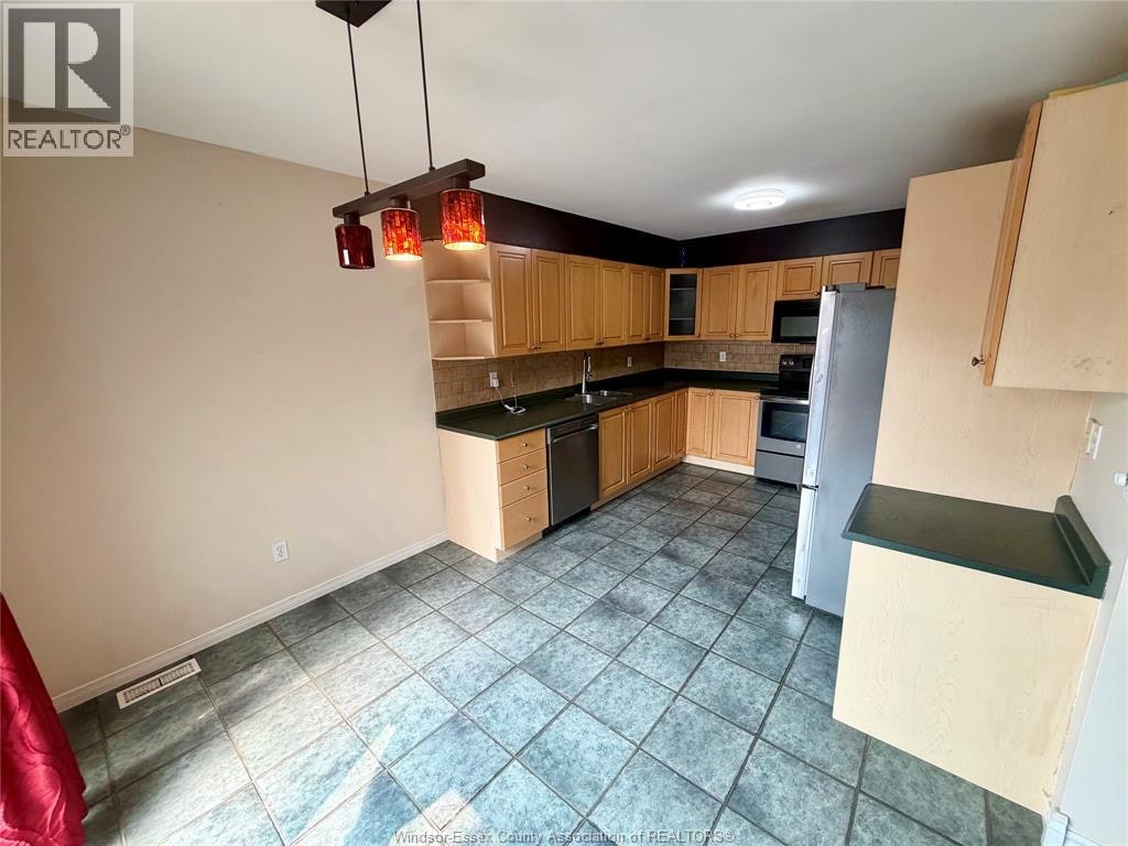 1484 Border, Tecumseh, ON, N8N 4Y8 - 7