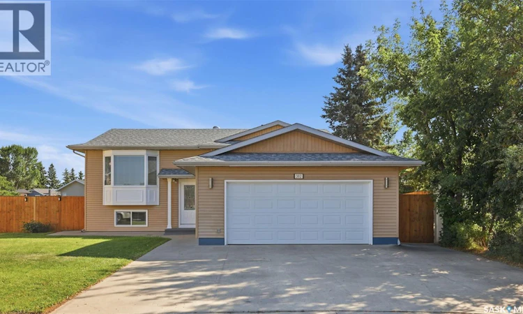 302 Nixon Crescent