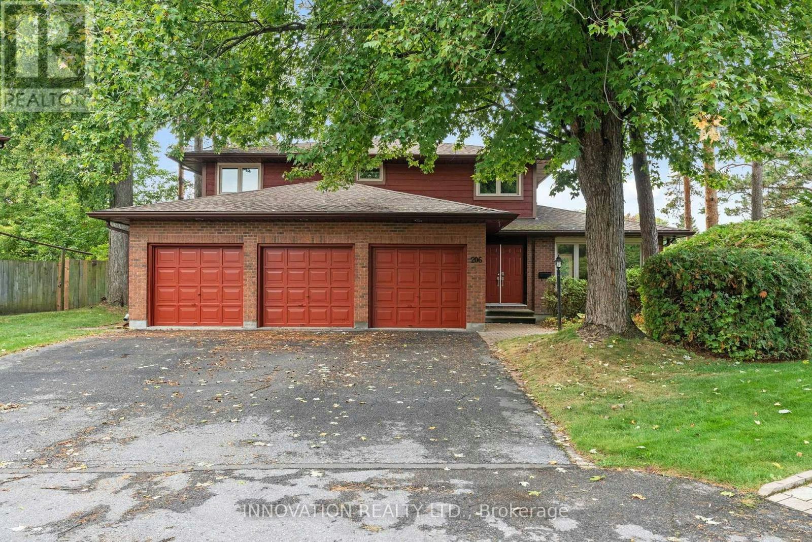 206 Cypress Court, Ottawa, ON, K2H 8Z8