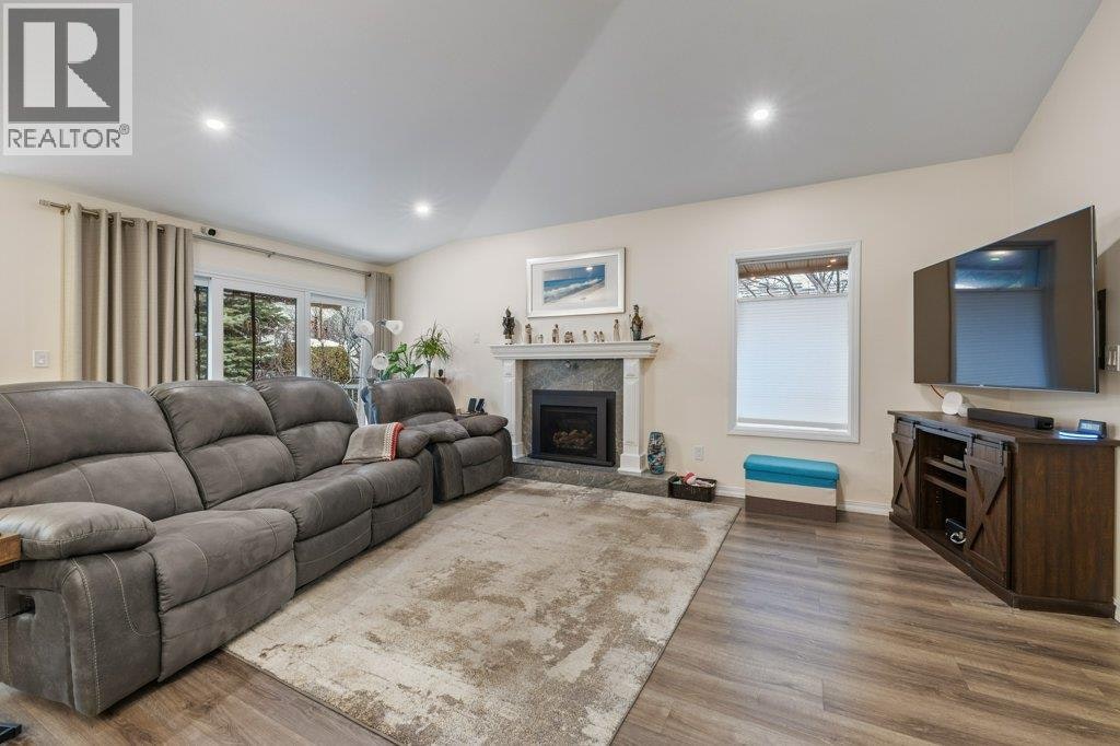 8-1873 Parkview Crescent, Kelowna, BC, V1X 7G7 - 8