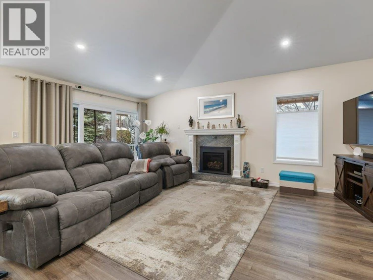 8-1873 Parkview Crescent, Kelowna, BC, V1X 7G7 - 8