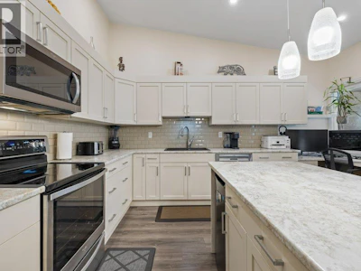 8-1873 Parkview Crescent - 3