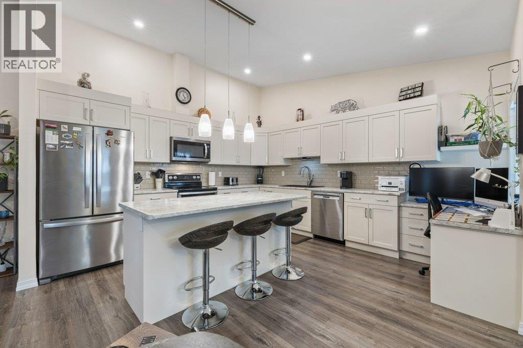 8-1873 Parkview Crescent, Kelowna, BC, V1X 7G7