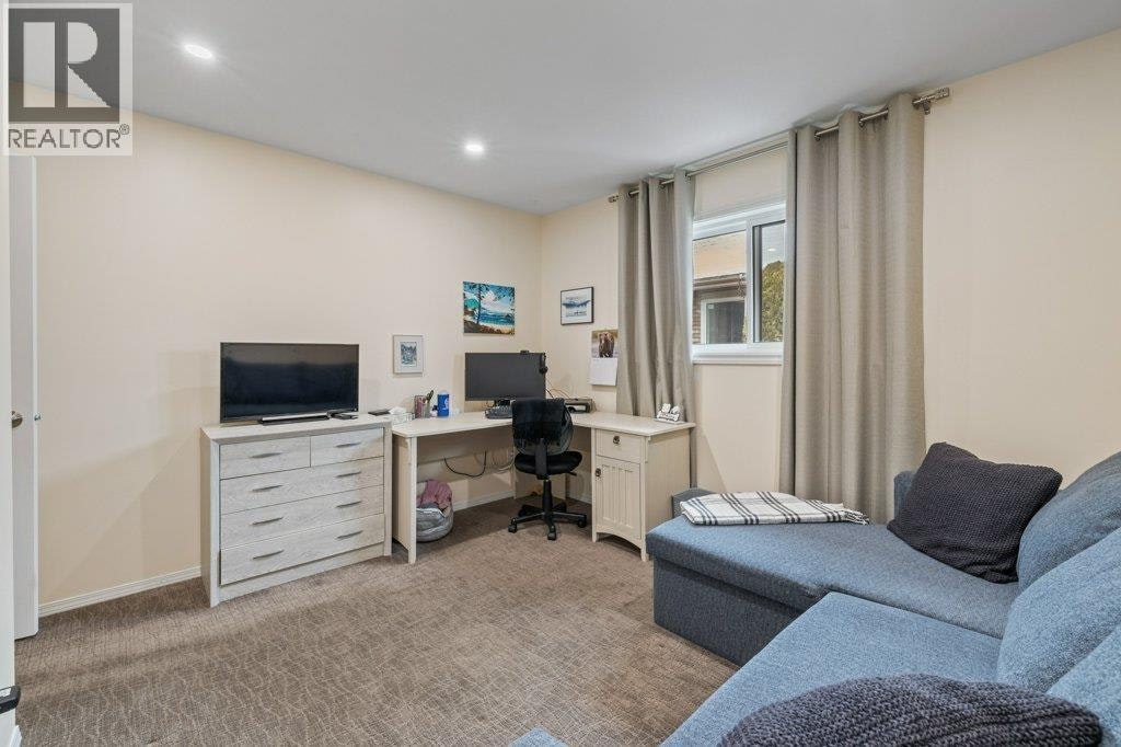 8-1873 Parkview Crescent, Kelowna, BC, V1X 7G7 - 18