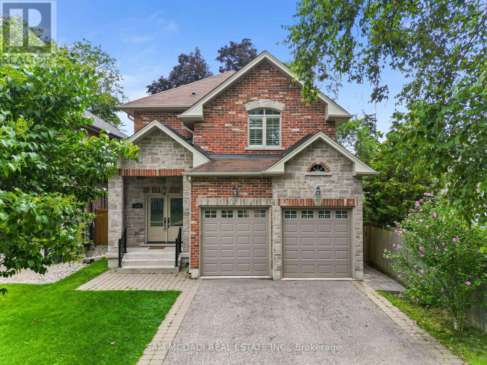 1238 Strathy Avenue, Mississauga, ON, L5E 2K6