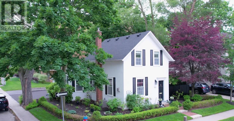 124 Chisholm Street, Oakville, ON, L6K 3J2