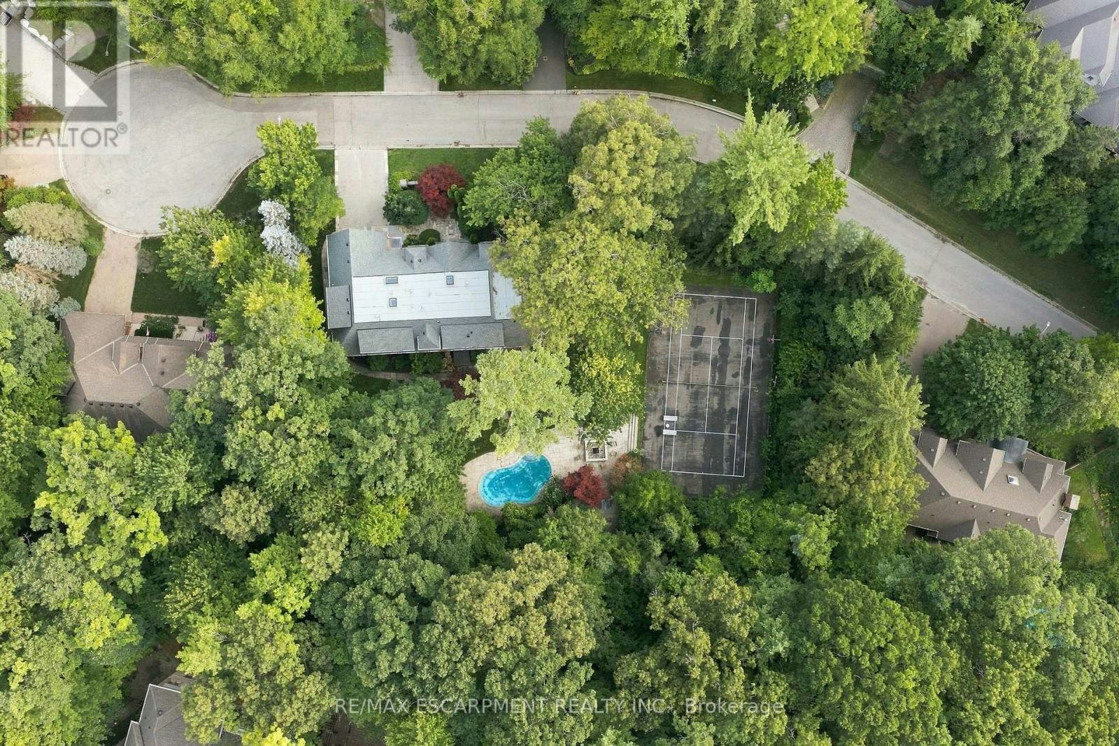 2035A Heartwood Court, Mississauga, ON, L5C 4P7